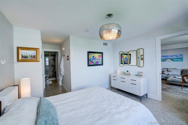 Building Photo - 5 Island Ave