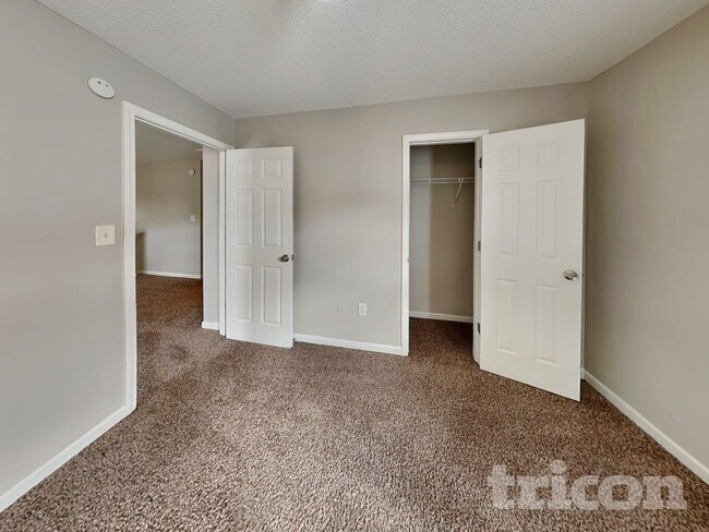 Building Photo - 104 Rampart St