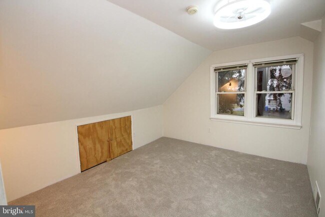 Building Photo - 2448 Pershing Ave