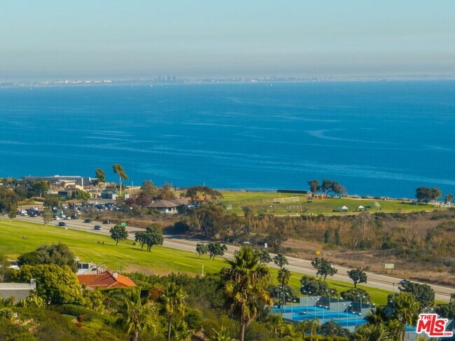 Building Photo - 3621 Malibu Country Dr