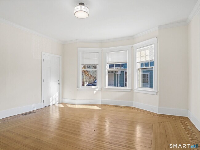 Building Photo - 1911 Summer St