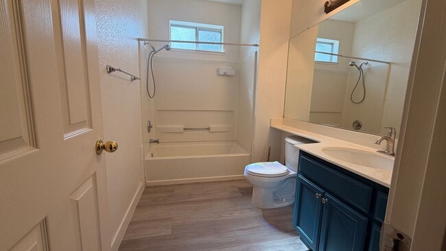 Building Photo - 3 Bed 2 Bath Available in Sunnyvale, CA!
