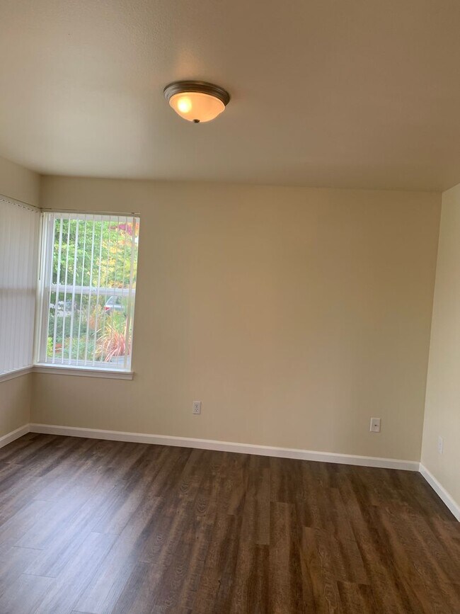 Building Photo - Available Now! 3 Bedroom ~ 1.5 Bathroom House Located in South Corvallis with A/C