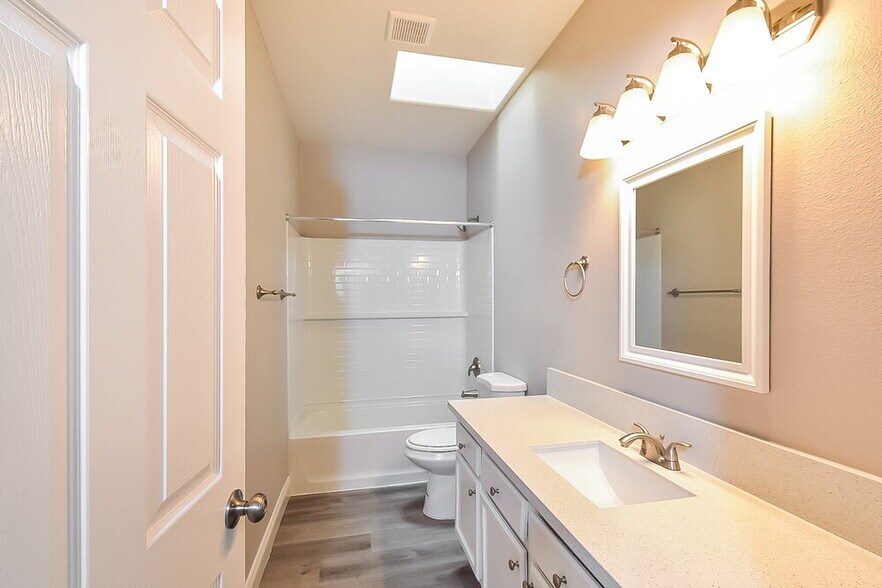 Building Photo - 3642 Covewick Dr