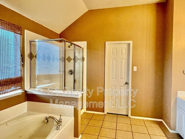 Building Photo - 6116 Pine Meadow Ln