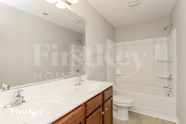 Building Photo - 1558 Weatherend Dr