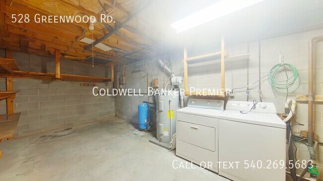 Building Photo - 528 Greenwood Rd