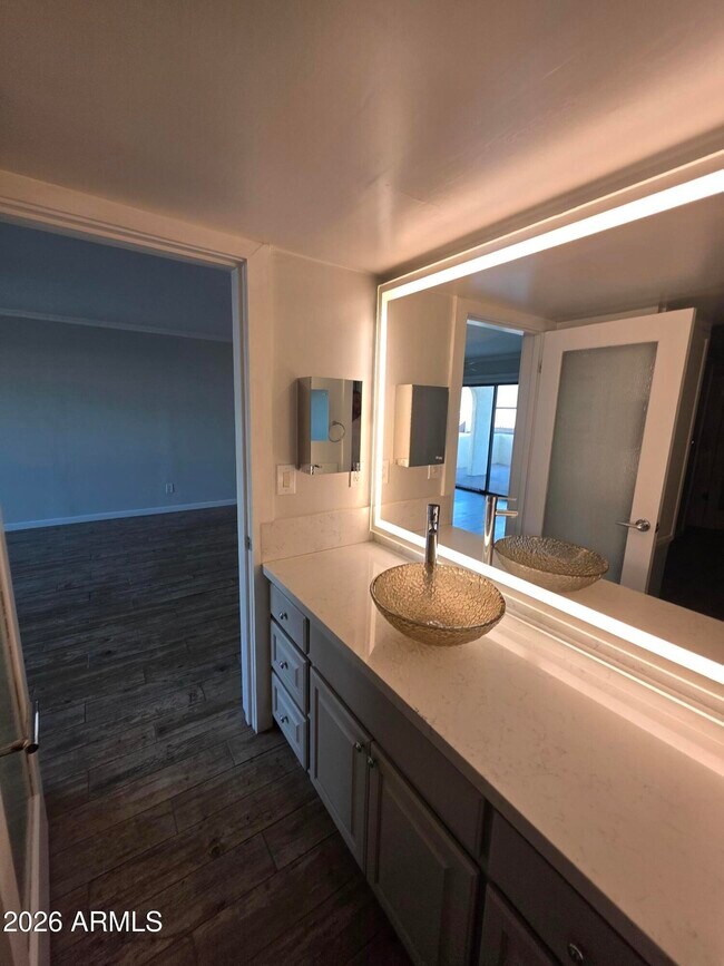 Building Photo - 10444 N 69th St