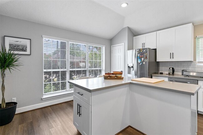 Building Photo - 4706 Wynnview Dr