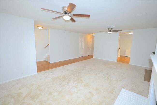 Building Photo - 3229 Continental Dr