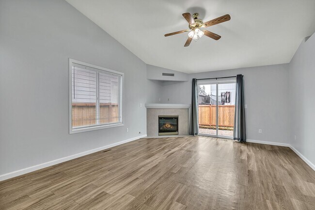 Building Photo - Amazing Floor Plan in Desirable Spanaway Neighborhood!