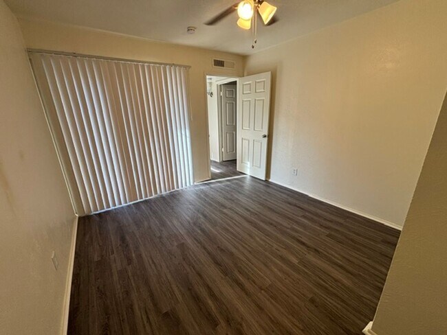 Building Photo - 2517 Limestone Dr