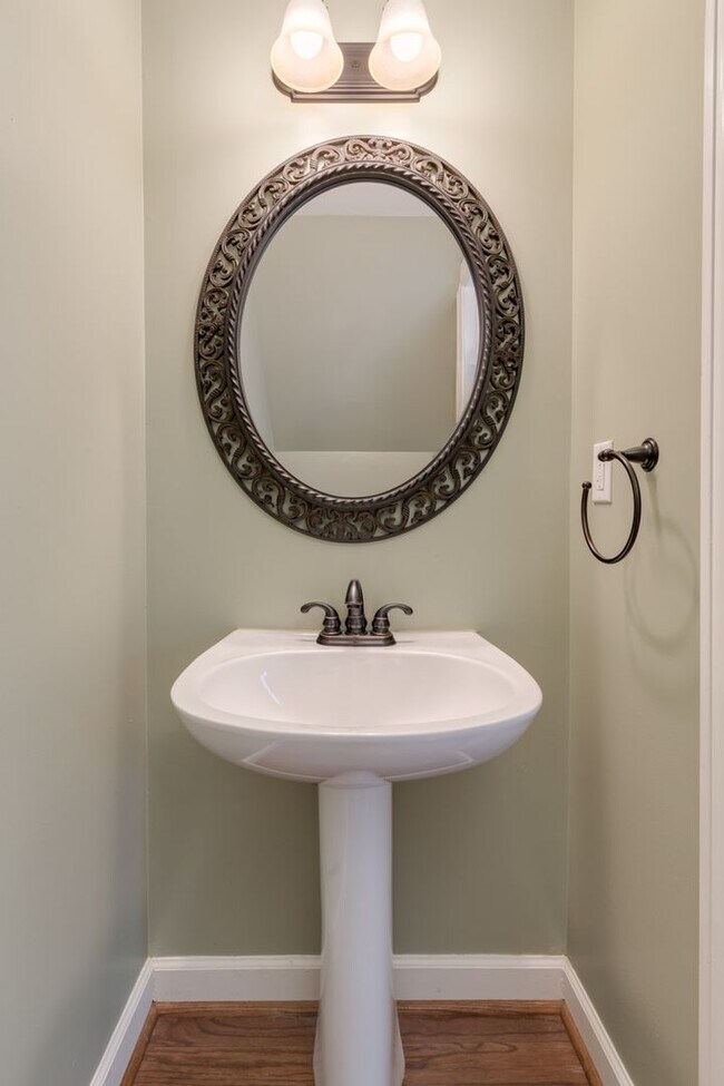 Building Photo - Looking for your dream home in a peaceful ...