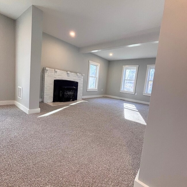 Building Photo - 301 Central St