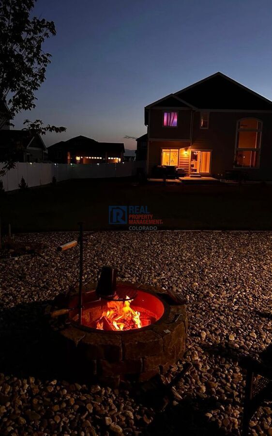 Building Photo - 4597 Hollycomb Dr