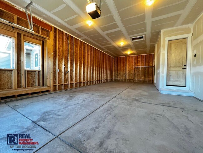 Building Photo - Gorgeous 4 bed 3 bath + Office home located on the 12th Tee of the TPC golf Course!