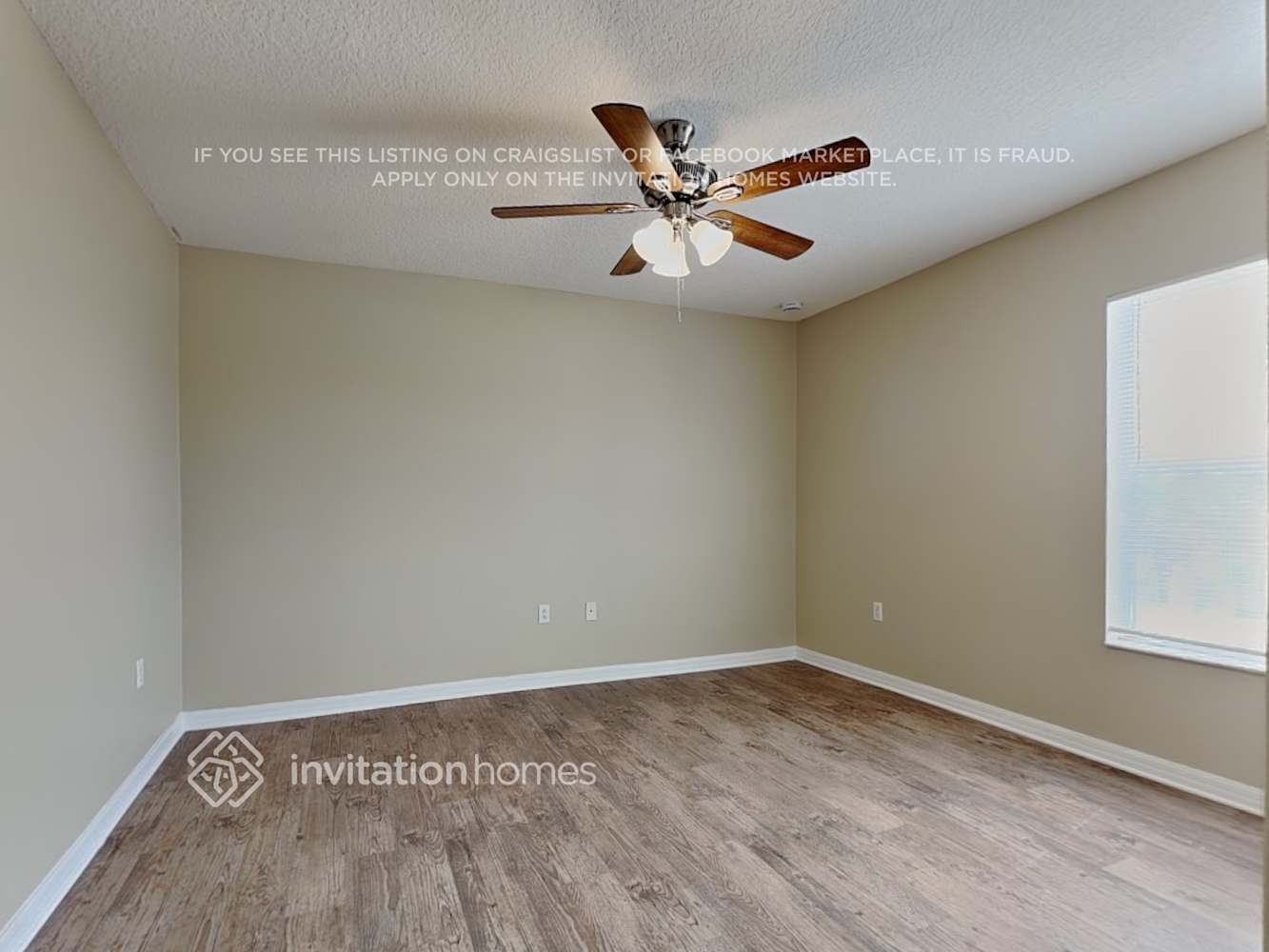 Building Photo - 2458 Hamlet Cir