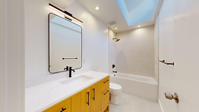 Building Photo - 50 Corte Real