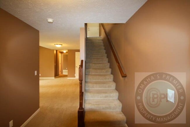 Building Photo - 809 Lake Tahoe Dr