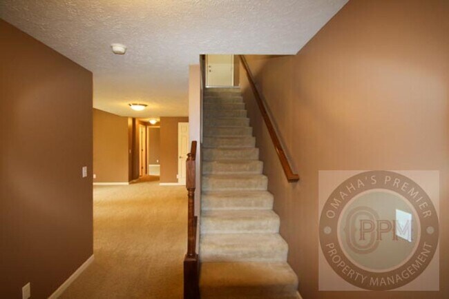 Building Photo - Beautiful 5Bd/3Ba House! | Papillion, Ne!