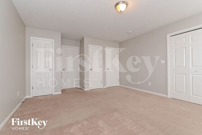 Building Photo - 7138 Parklake Pl