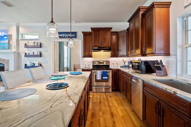 Building Photo - 4 Susan Pl