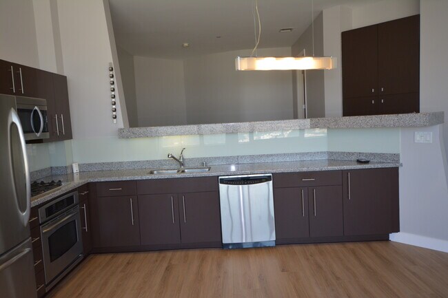 Building Photo - 1100 Wilshire Blvd