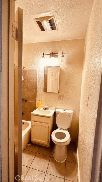 Building Photo - 1221 W 59th St