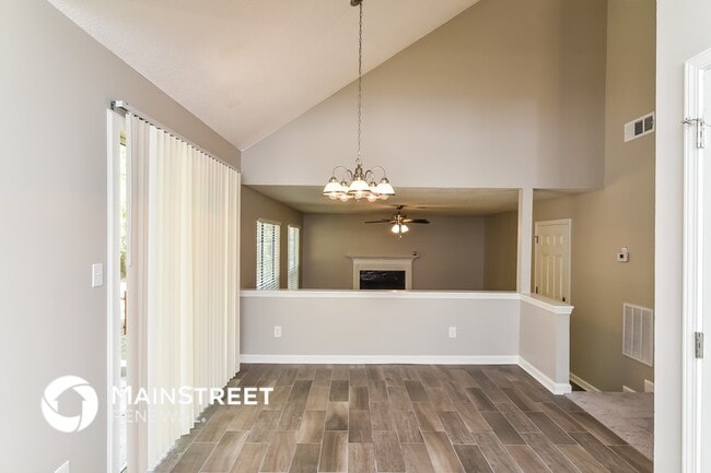 Building Photo - 708 Stonebridge Terrace