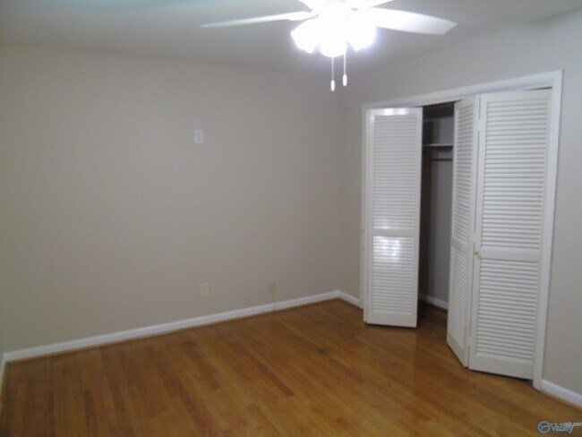 Building Photo - 2213 Maysville Rd NE