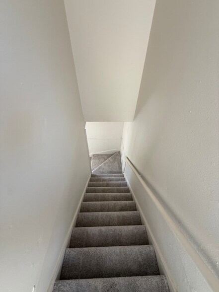 Building Photo - 1217 3rd Ave N