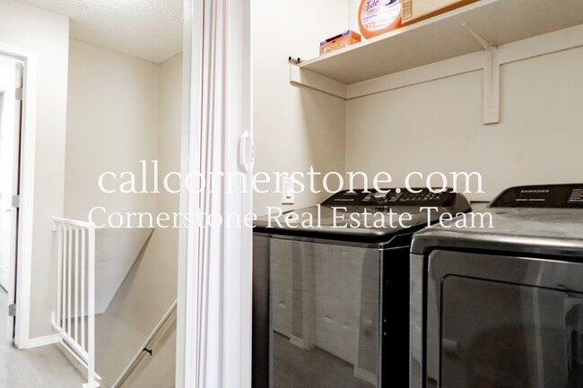 Building Photo - 3618 Queen Anne Way