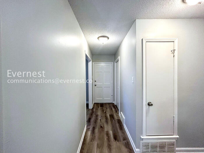 Building Photo - 3500 Panbrook Cove