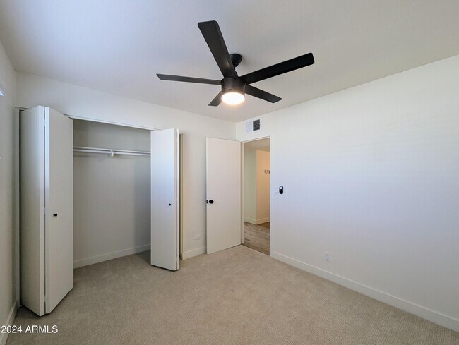 Building Photo - 121 N Flint Cir