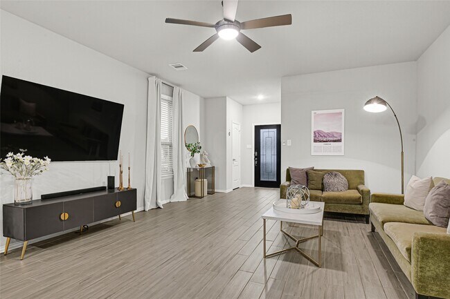 Building Photo - 31607 Eldorado Ln