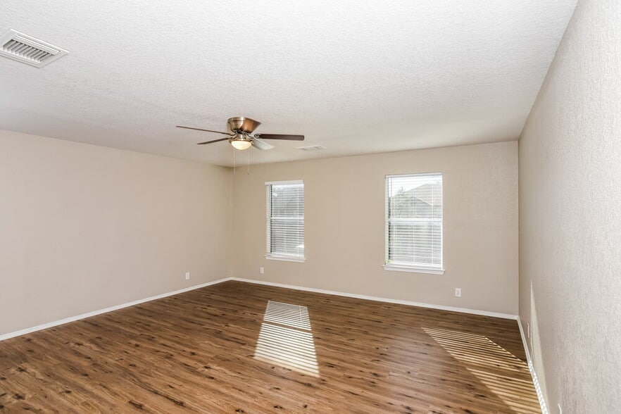 Building Photo - 11727 Ripplewood