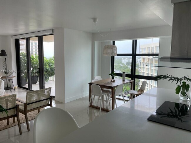 Building Photo - 1111 Crandon Blvd