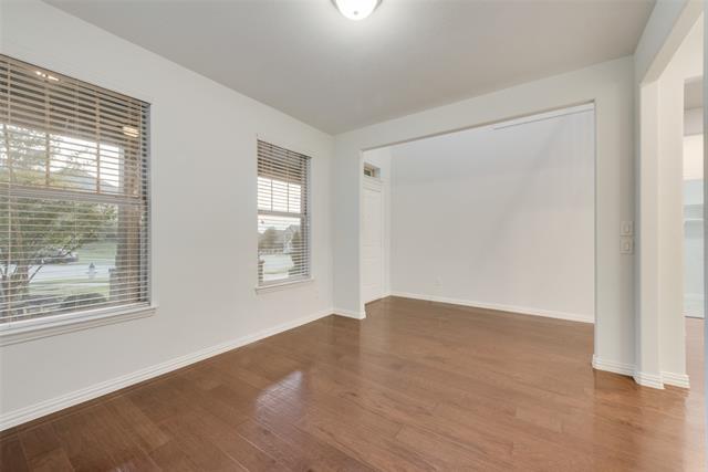 Building Photo - 2418 Hillview Dr