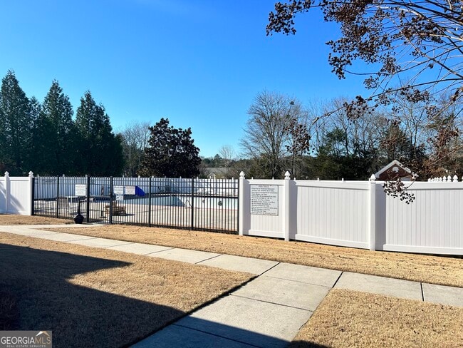 Building Photo - 220 Brookstone Dr SW