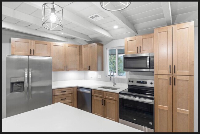 Building Photo - 6208 Dark Hollow Rd