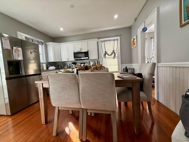 Building Photo - 209 Cottage St.