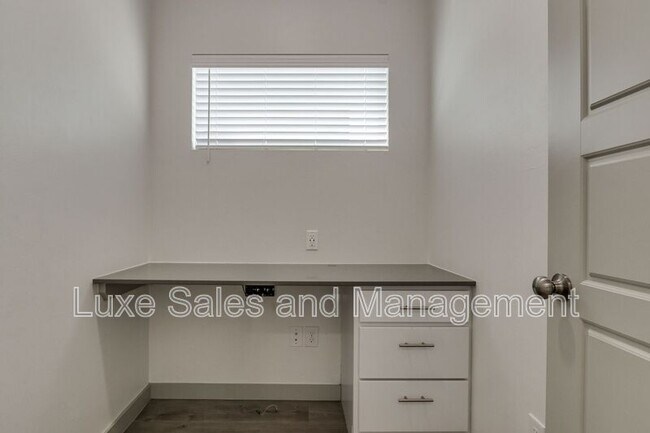 Building Photo - 7907 NW 135th Terrace