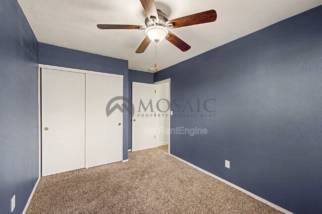 Building Photo - 1271 W Gail Dr