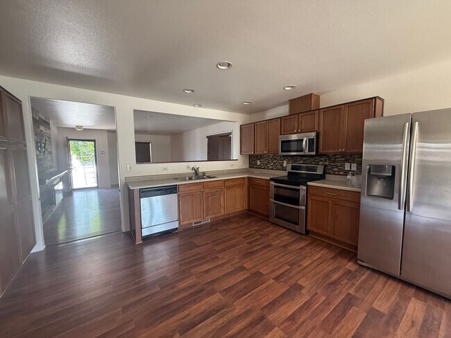 Building Photo - Adorable home in North Valleys
