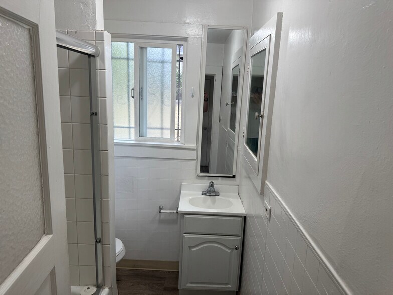 Building Photo - 4056 Santa Rita St