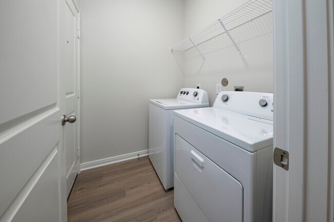 Building Photo - 15619 Plum Brk Dr