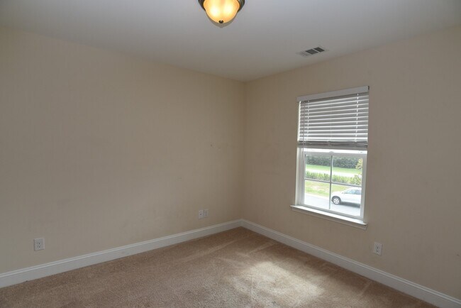 Building Photo - 3 Bed/2.5 Bath Townhome in Richmond Hill