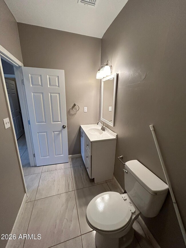 Building Photo - 2742 N Washington Ave