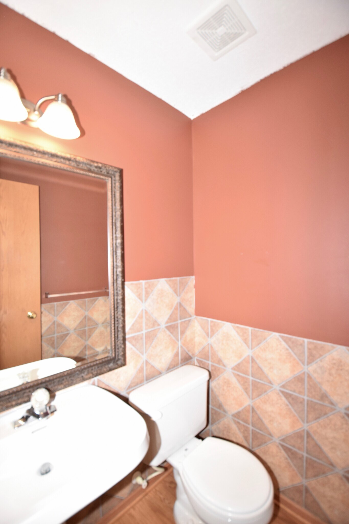Building Photo - 411 Wilderness Dr