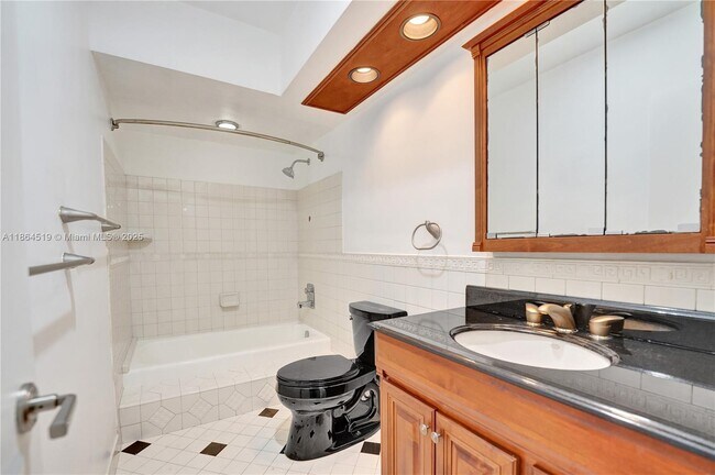 Building Photo - 5708 Mulberry Dr